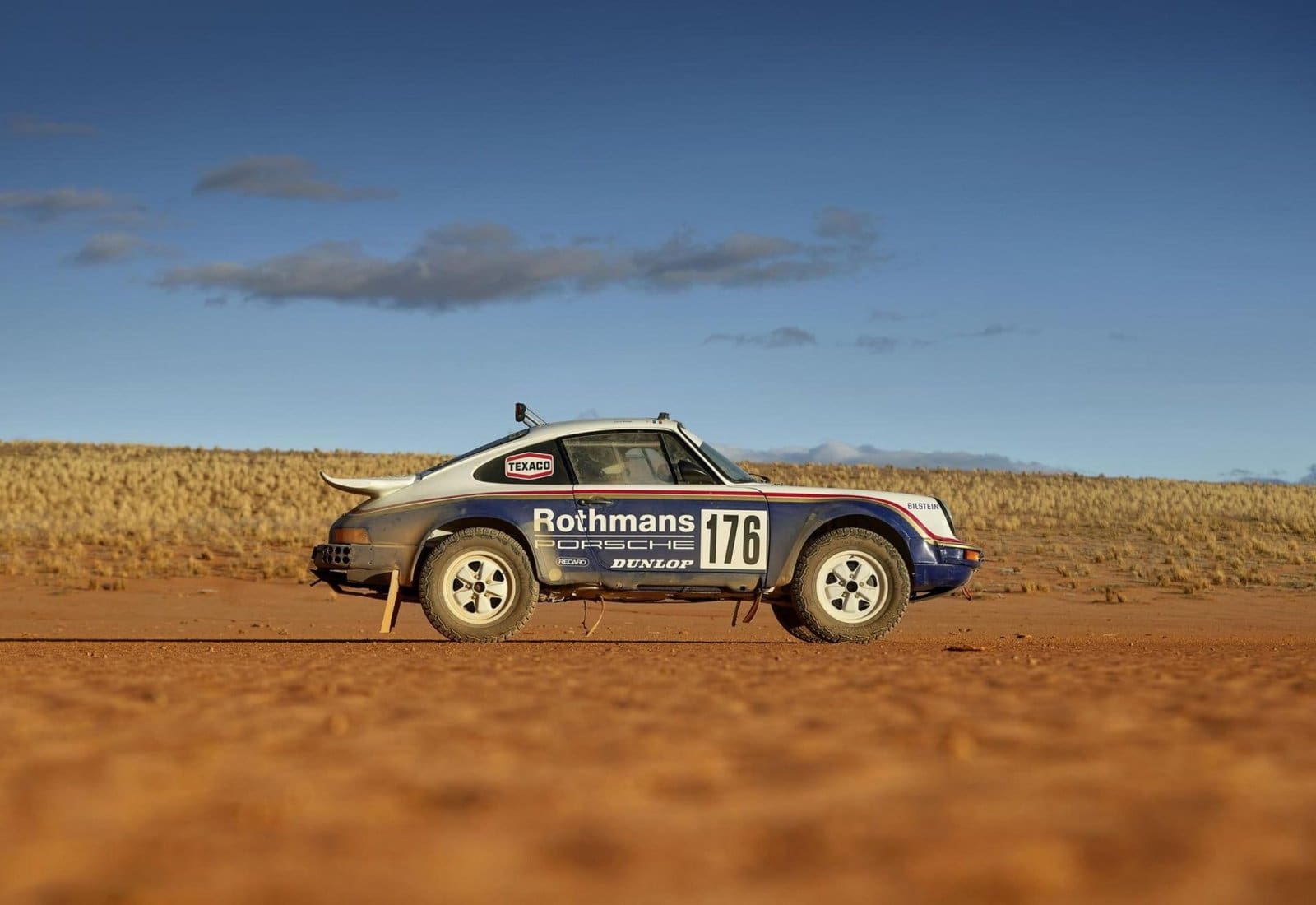 Porsche 911 Carrera 3.2 4x4 Paris-Dakar & 911 Dakar